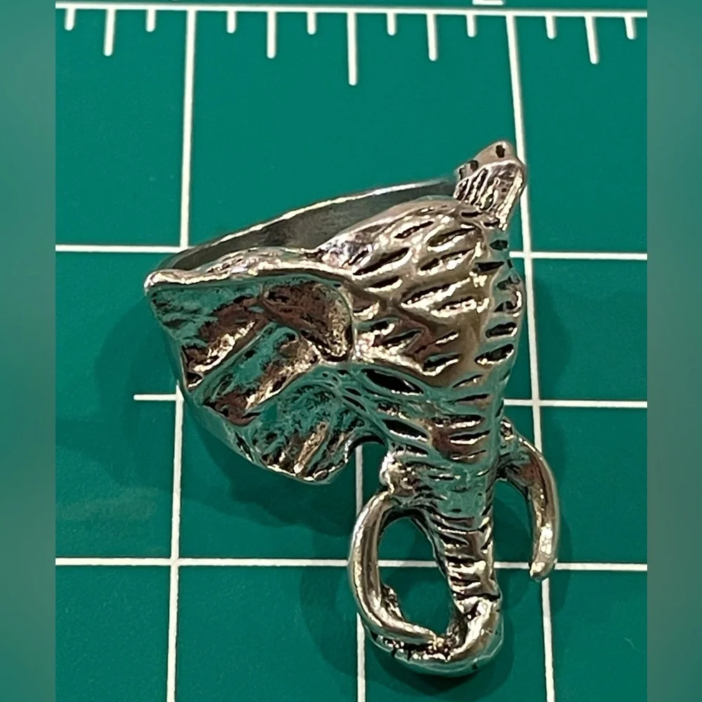 Silver Elephant Men’s Ring Size - 9 / Nickel - Picture 7 of 8